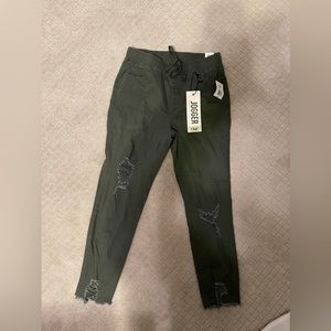 YMI DISTRESSED ARMY GREEN JOGGERS. SIZE MEDIUM. NEW WITH TAGS.